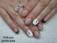 Fekete fehér és ezüst szegecsekkel