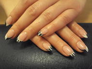 Best Nails - csíkos