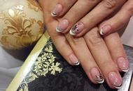 Francia fekete arany díszítéssel