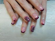 egy kis díszítéssel és kövekkel