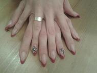 Akrillal díszített