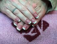 Rágott körömre épités