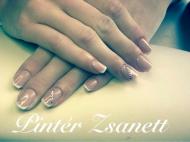 Francia strasszkövekkel