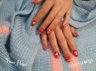 Norvég minta műkörmön is