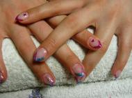 Rövid és hegyes és színes is