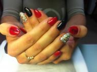Best Nails - fekete vörös köves