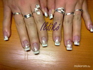 csillogós körömágyhosszabbitás