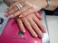 Becsúszik néha egy tipes is