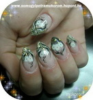 Petra pókerlapos körme