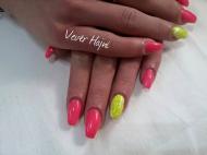 Neon körmök