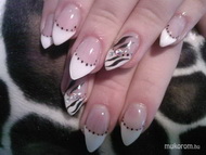 Best Nails - feketén fehéren