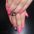 Pink és mégis hópihés