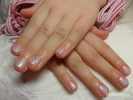 Rékuci lakkos körme karira