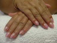 Márta néninek valami rózsaszint