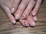 akrillal díszített