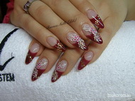 akrillal díszített