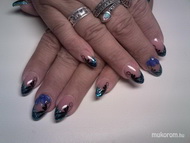 akrillal díszített