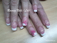 akrillal díszített