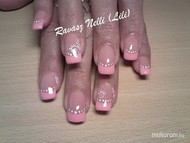 akrillal díszített