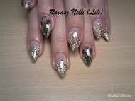 akrillal díszített