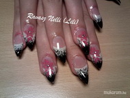 akrillal díszített