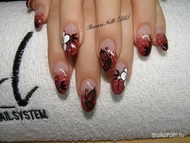 akrillal díszített