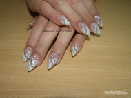 zselével díszített