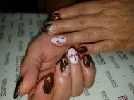 Borostyán és magnólia