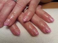 Best Nails - pöttyös