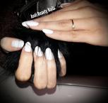 Zselés körömmegerősítés géllakkal