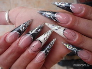 Fekete fehér Ágikának