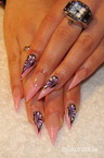 Best Nails - Rózsaszín stiletto lila pillangóval