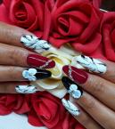 porcelán virág díszitéssel