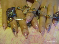 Anitának ismét rózsaszínben