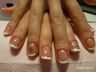 Best Nails - manikűr tippel