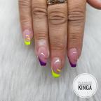 Neon színű francia körmök