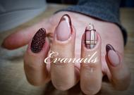 Best Nails - kockás