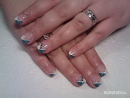 Kitti kék és fehér