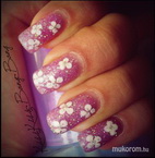 lila csillám virágokkal