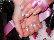 Ezüst kocka akril virágokkal