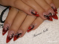 akrillal díszített