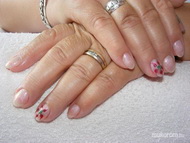 gyöngyházas virággal