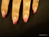 Moncsi megint rózsaszín