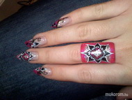 A körömhöz készült a gyűrű 