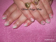 Kis köröm nagy virágok