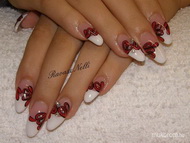 akrillal díszített