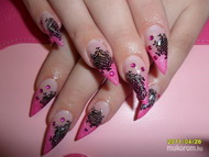 Akril díszítéssel