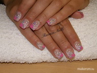 akrillal díszített