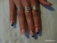 fekete fehér variációja mandula körmön