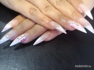 Heni barátosnémnek